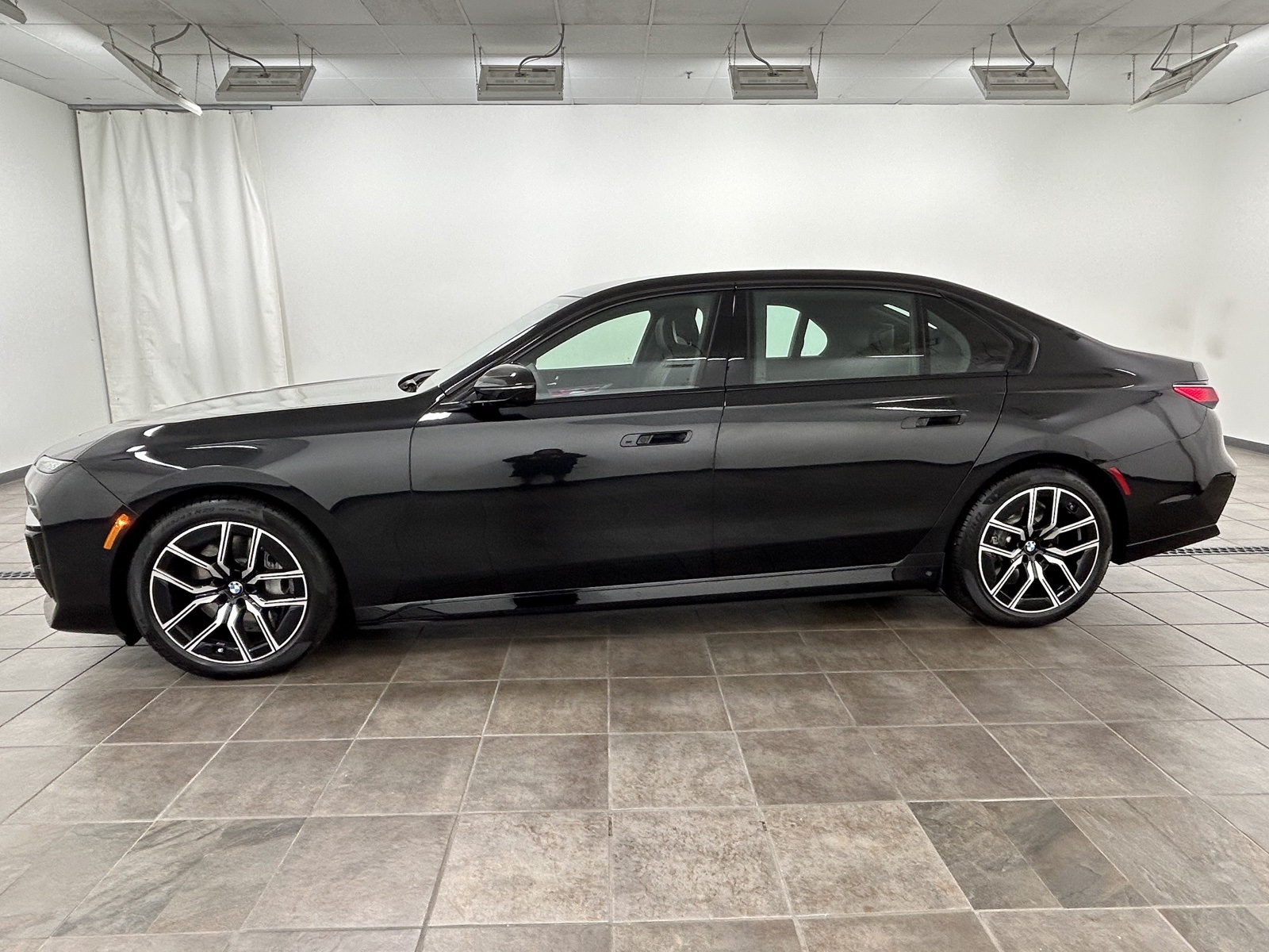 Used 2025 BMW i7 60 with VIN WBY53EJ05SCV30005 for sale in Elmhurst, IL