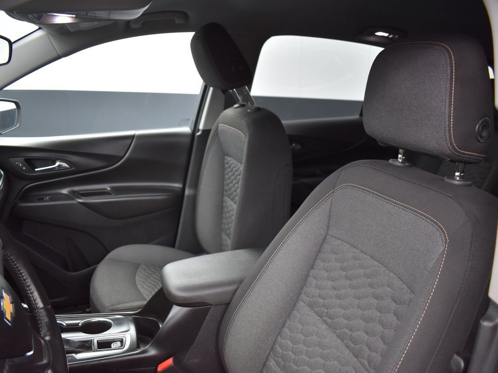 2018 Chevrolet Equinox LT photo 9