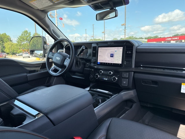 2025 Ford F-350 photo 18