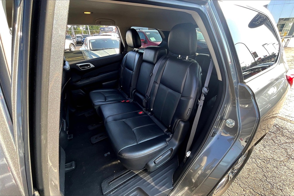 2019 Nissan Pathfinder SL photo 23
