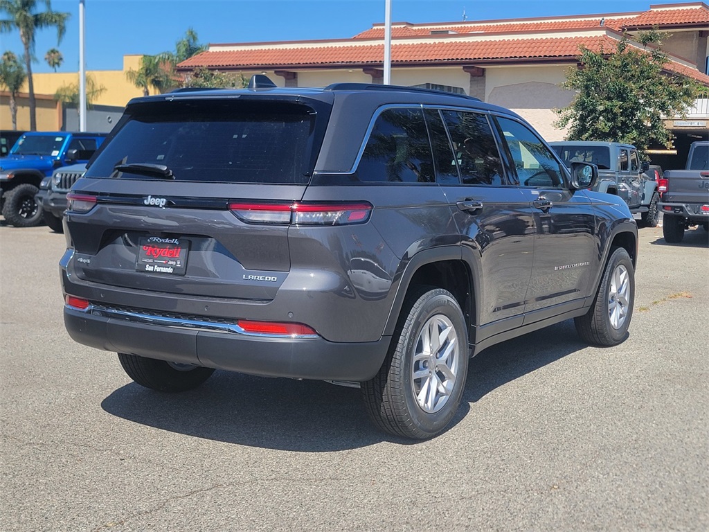 2025 Jeep Grand Cherokee Laredo X photo 3