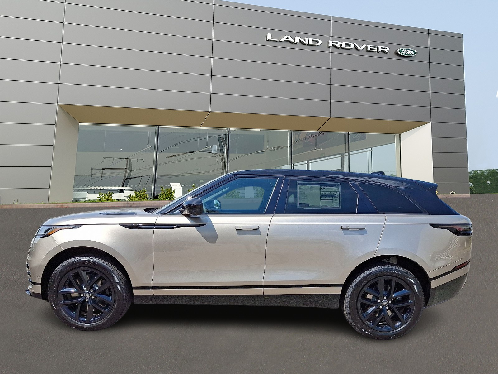 2026 Land Rover Range Rover Velar P250 Dynamic SE photo 3