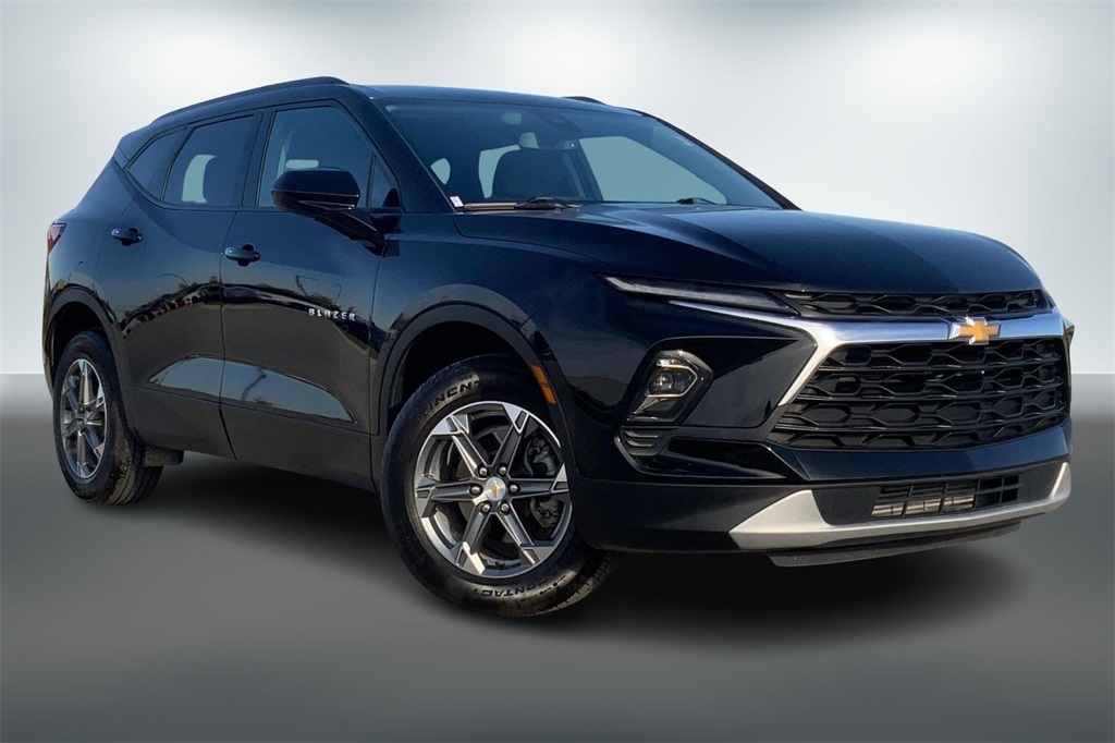 2023 Chevrolet Blazer 2LT photo 3