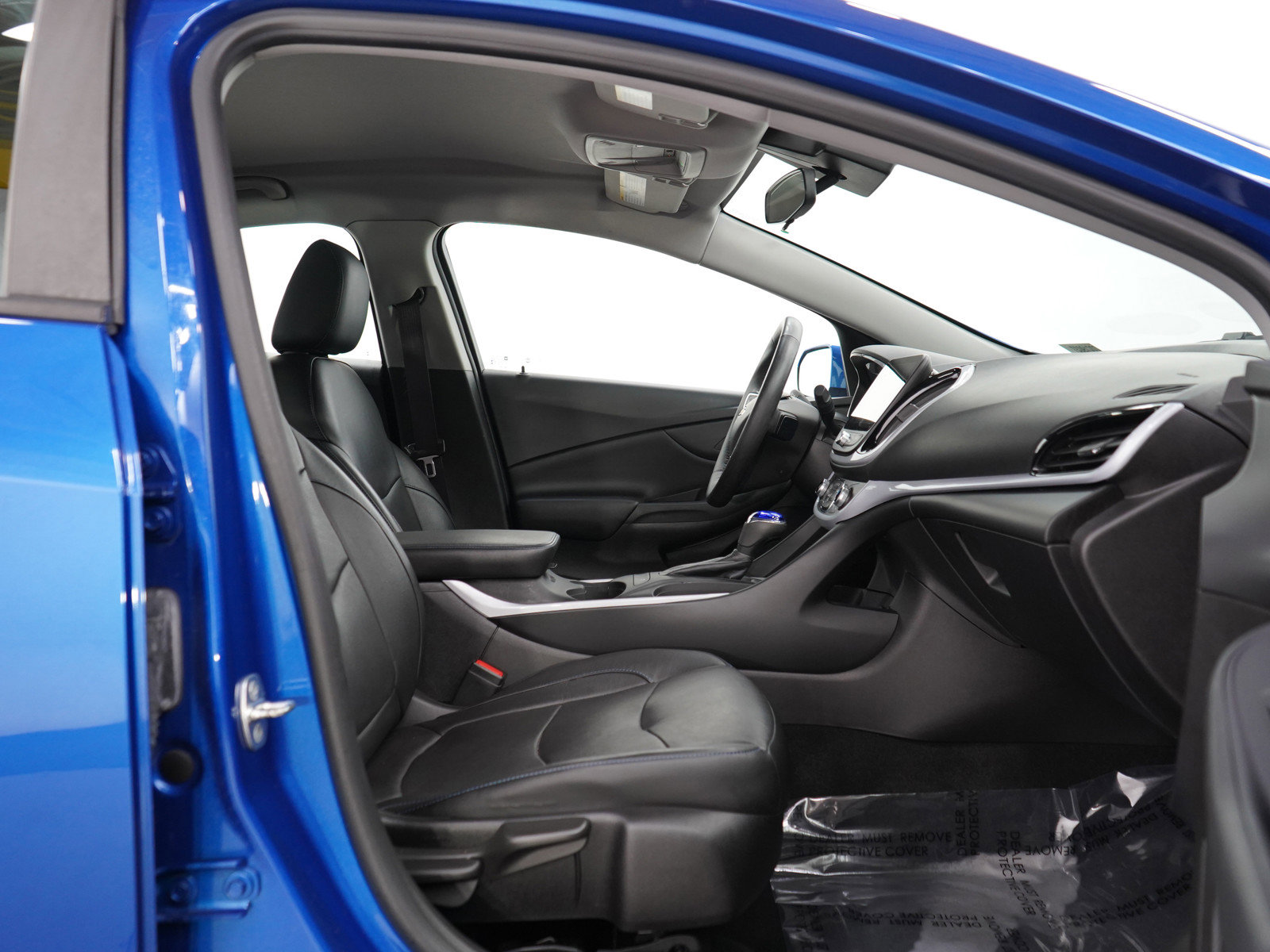 2017 Chevrolet Volt LT photo 10