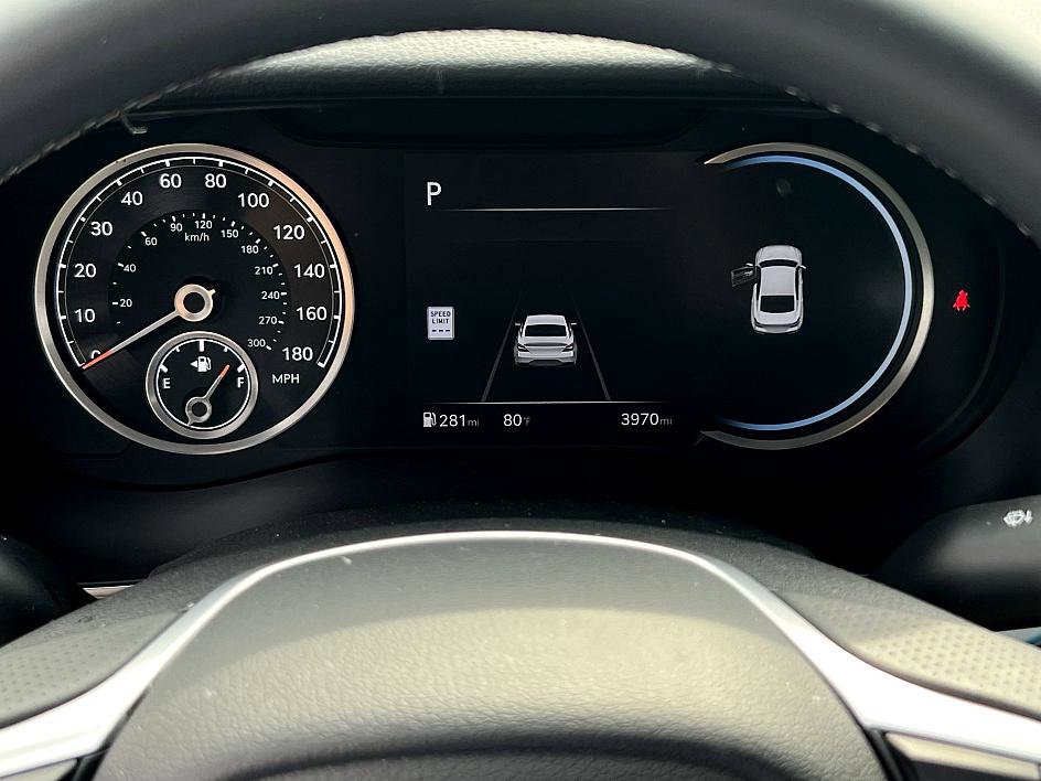 2025 Genesis G70 2.5T photo 10