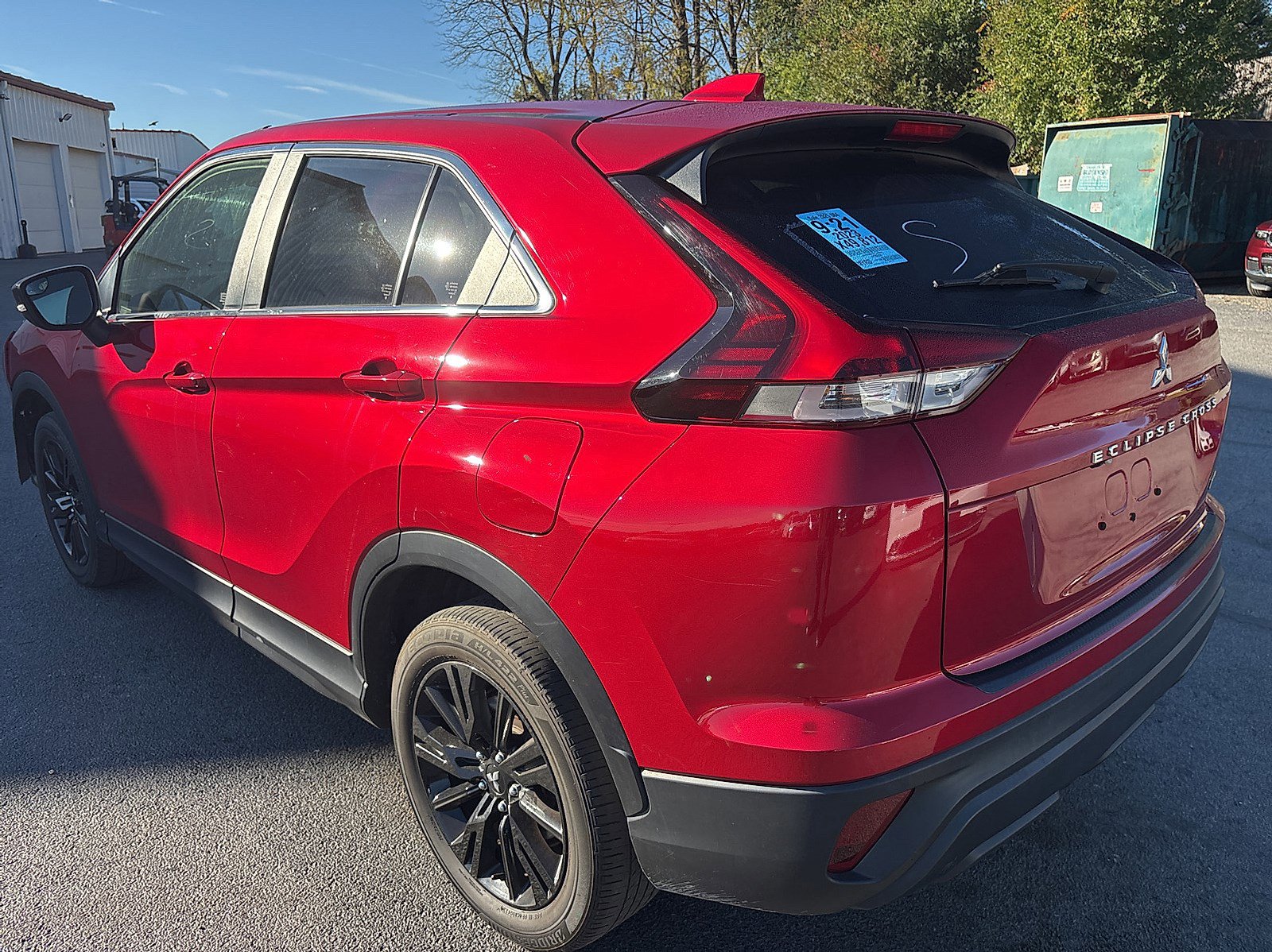 2023 Mitsubishi Eclipse Cross LE photo 2