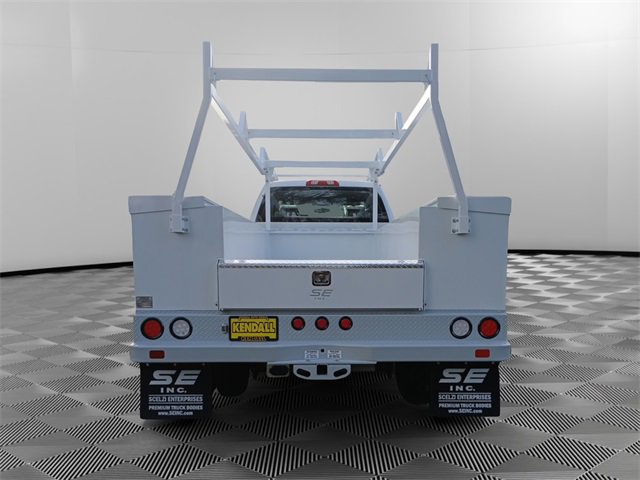 2024 Chevrolet Silverado 5500HD Work Truck photo 4