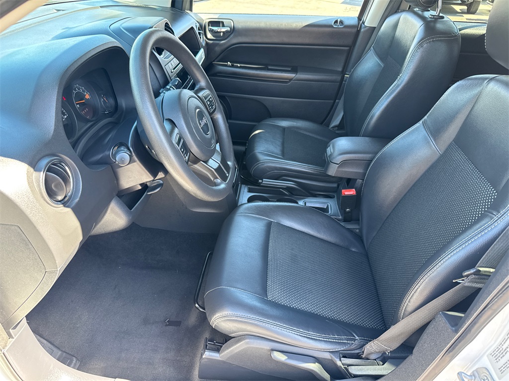 2015 Jeep Compass Altitude photo 25