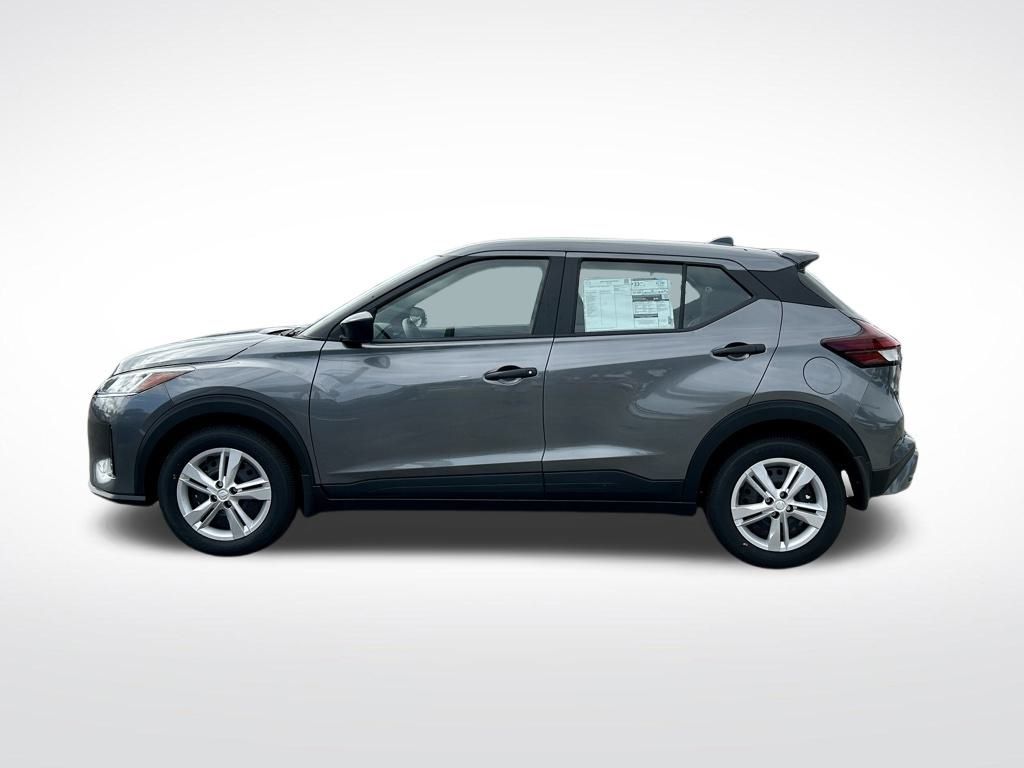 2024 Nissan Kicks S photo 3