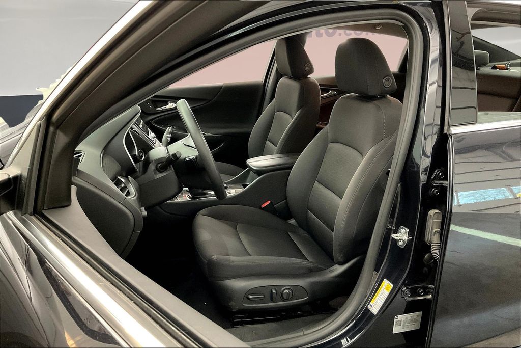 2023 Chevrolet Malibu 1LT photo 23