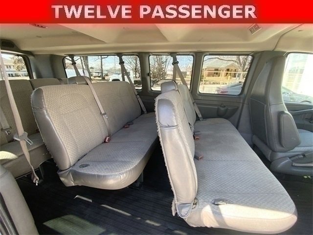 2022 Chevrolet Express Passenger 3500 photo 24