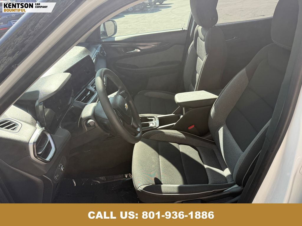 2025 Chevrolet Trailblazer LT photo 25