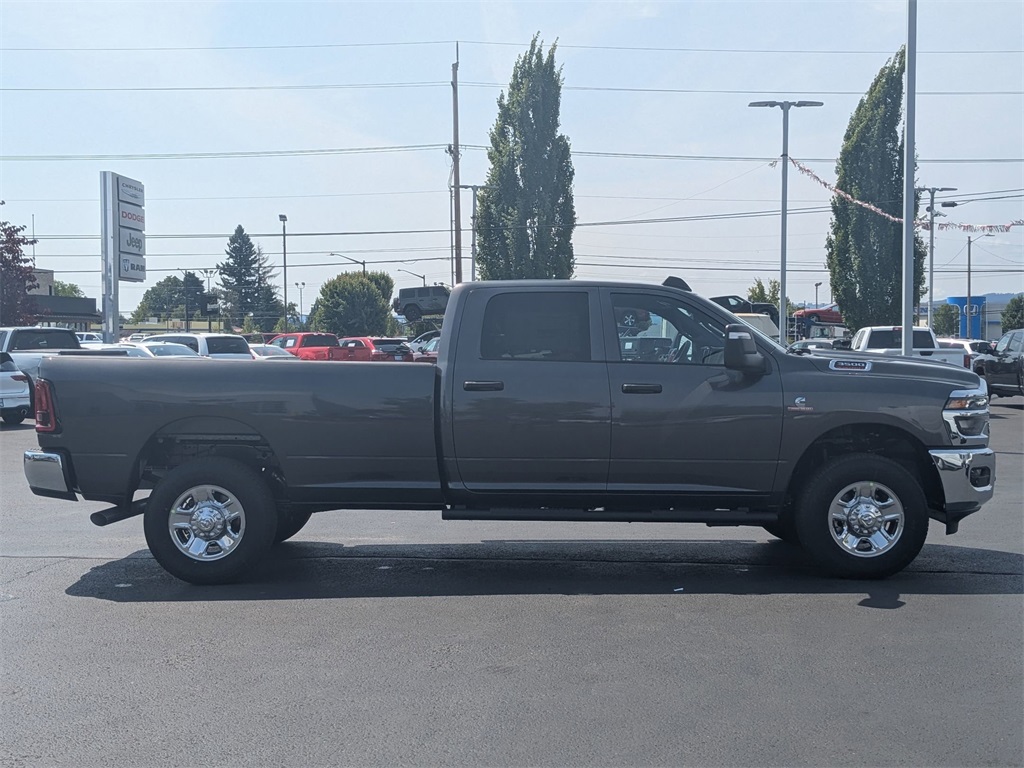2025 Ram 3500 Tradesman photo 7