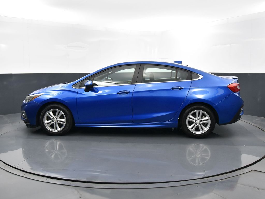 2017 Chevrolet Cruze LT photo 4