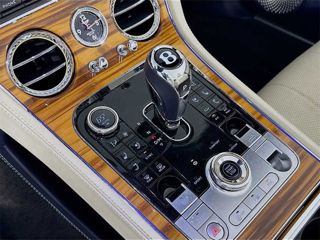 2022 Bentley Continental GT V8 photo 16