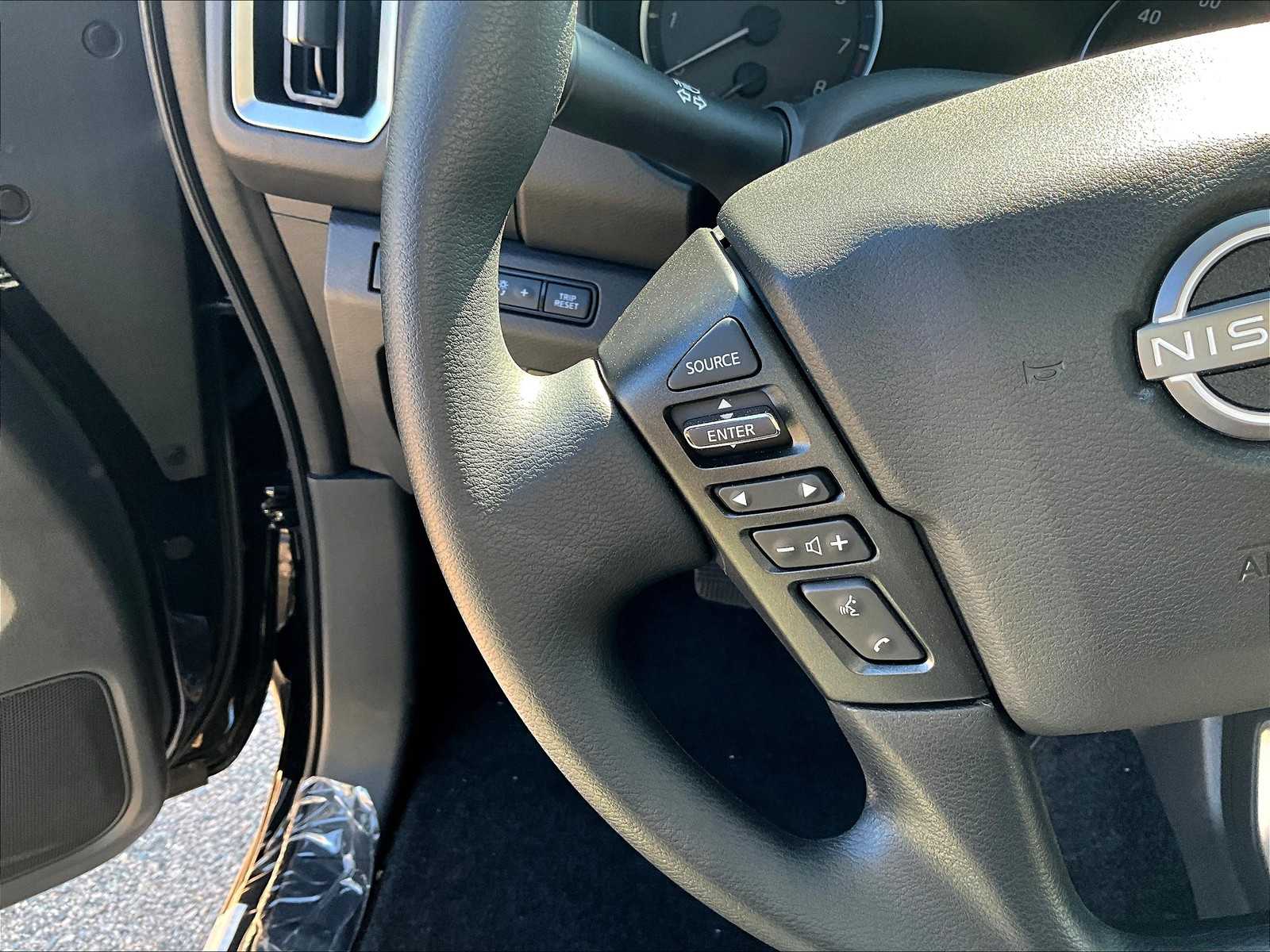 2025 Nissan Frontier SV photo 16