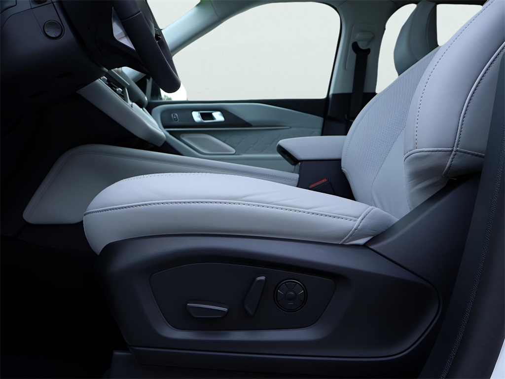 2025 Ford Explorer Platinum photo 33