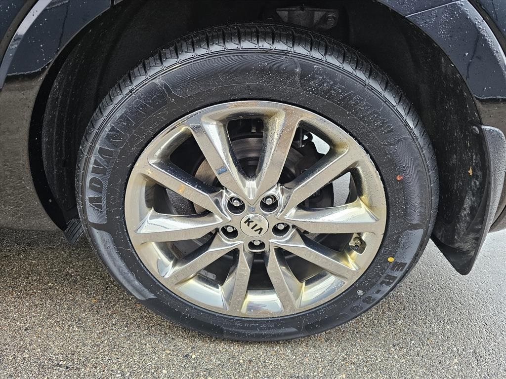 2017 Kia Sorento SX Limited photo 3