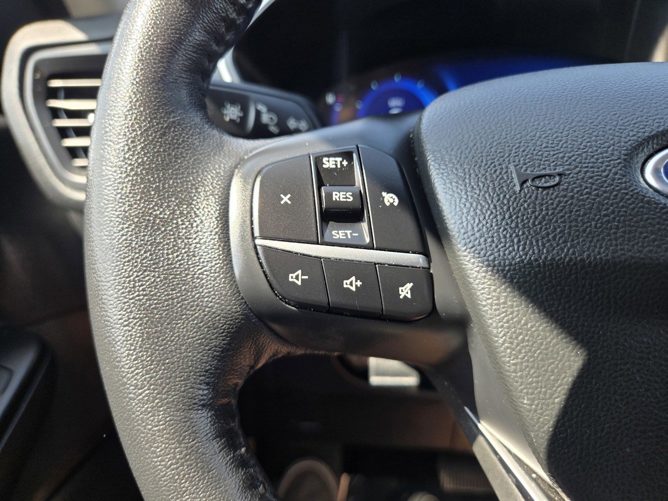 2020 Ford Escape SE Sport Hybrid photo 19