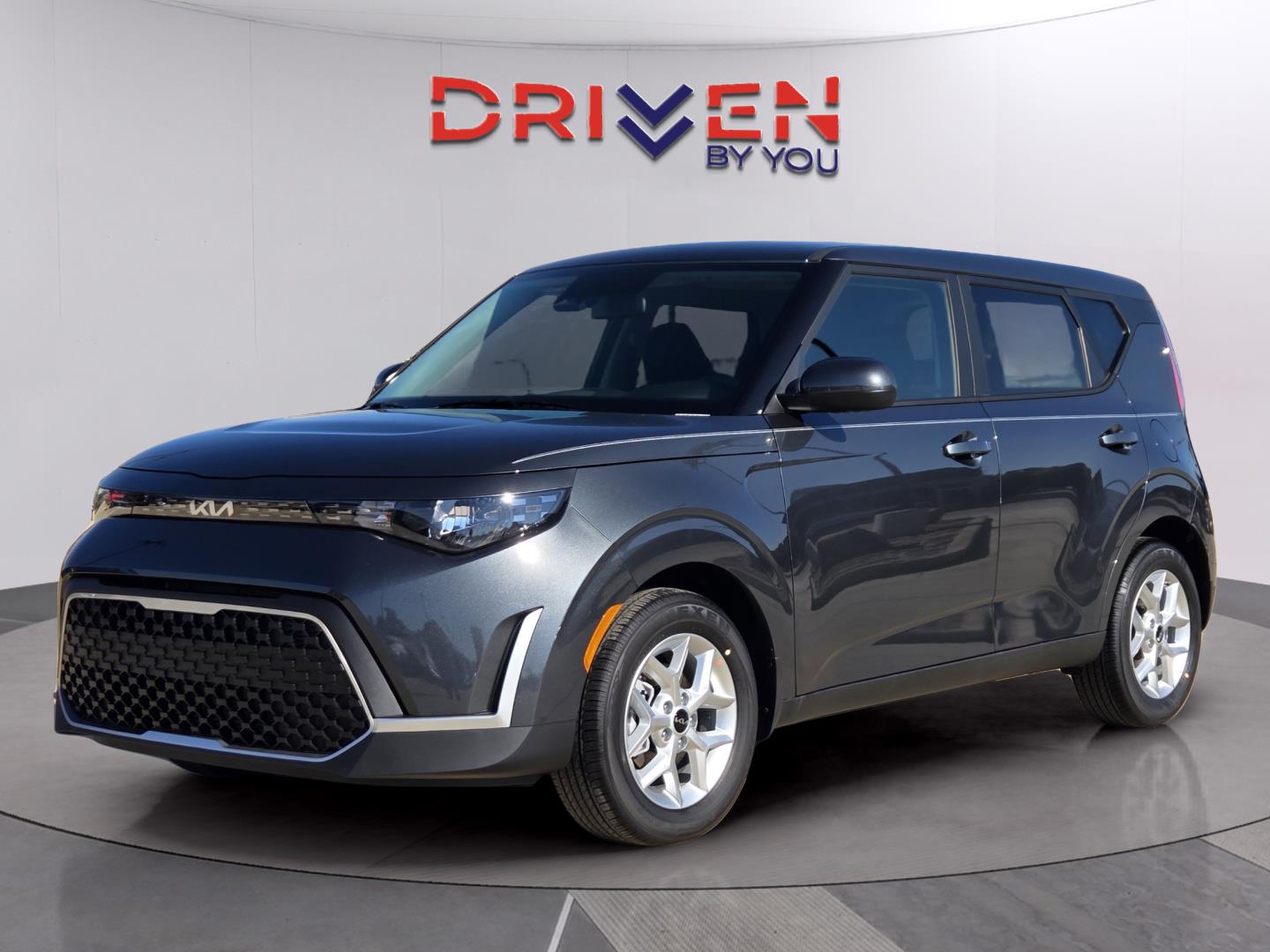 2025 Kia Soul LX's photo