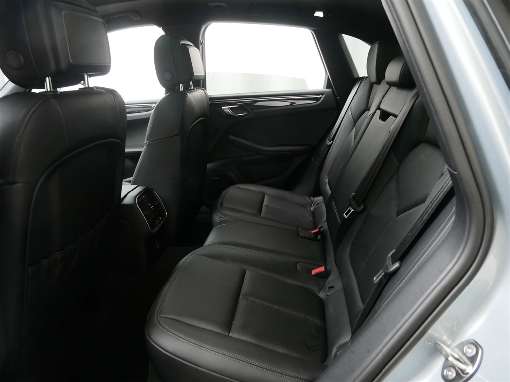 2024 Porsche Macan T photo 13