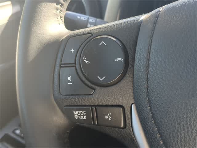 2017 Toyota RAV4 XLE photo 15