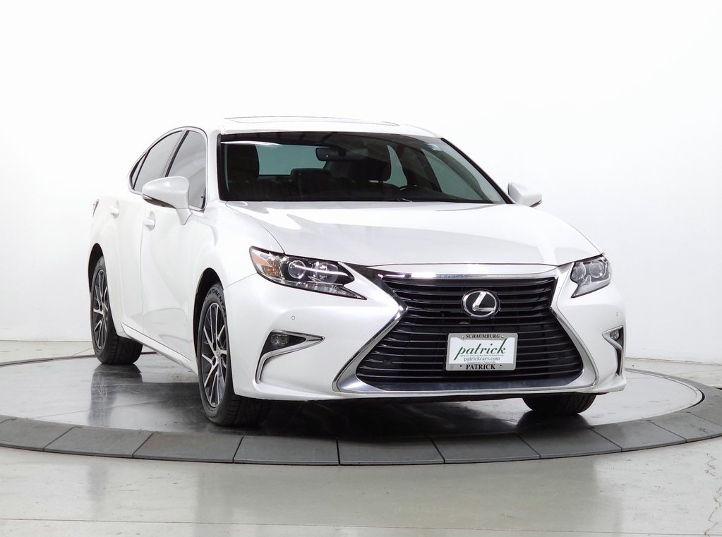 2016 Lexus ES 350's photo
