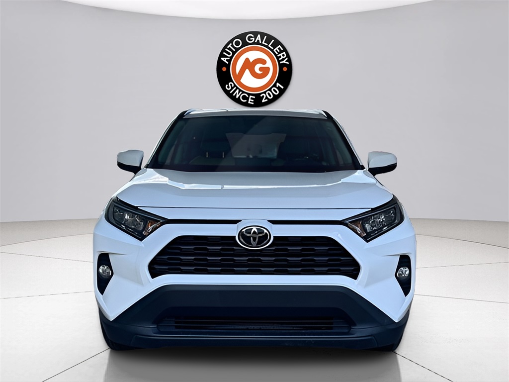 2021 Toyota RAV4 LE photo 2