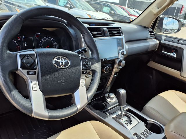 2020 Toyota 4Runner SR5 Premium photo 3