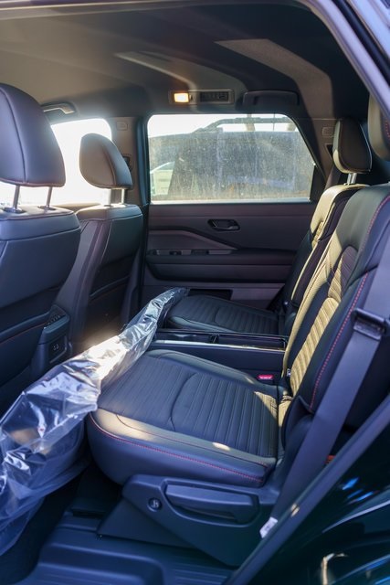 2025 Nissan Pathfinder Rock Creek photo 4