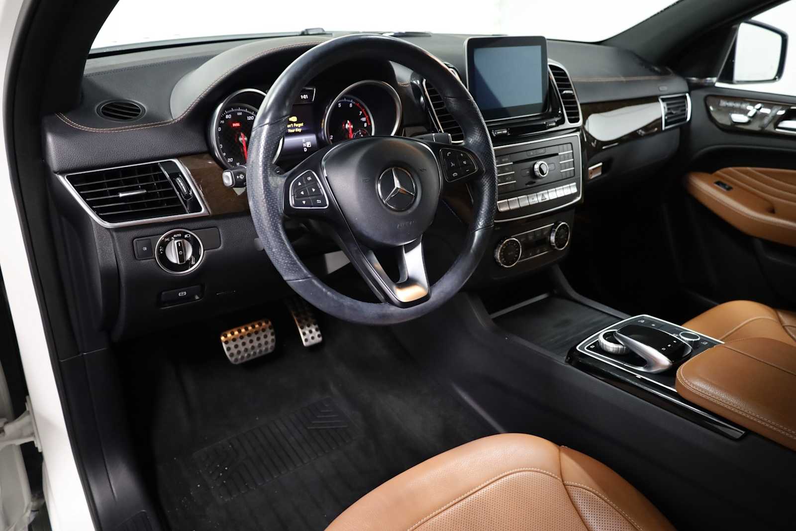 2017 Mercedes Benz GLE AMG 43 photo 3