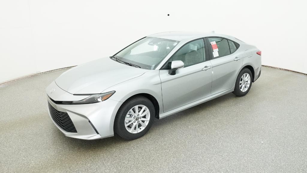 2026 Toyota Camry LE's photo