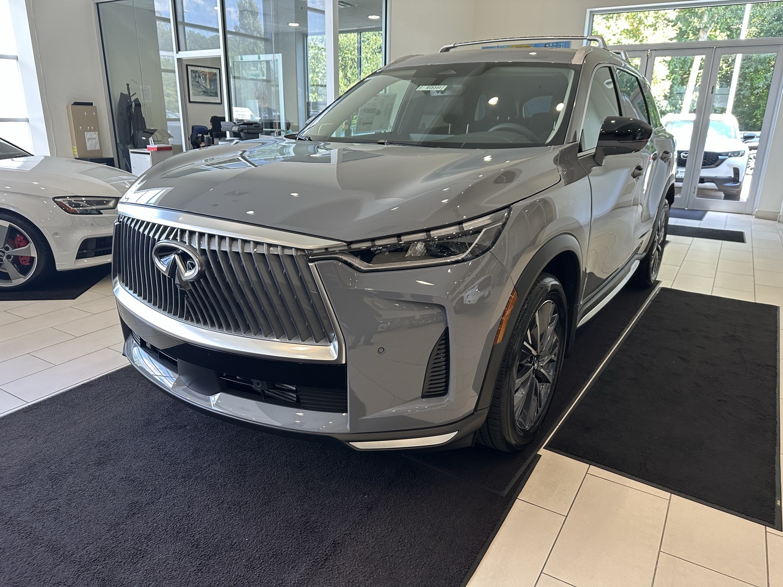 2026 Infiniti QX60 Luxe photo 3