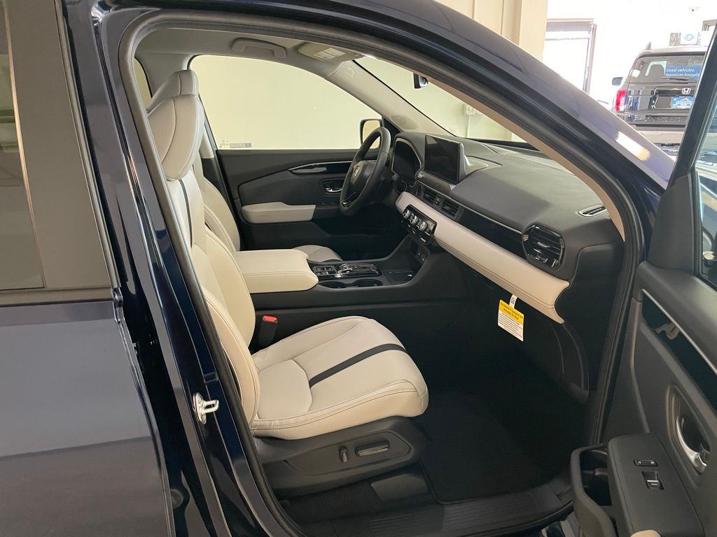 2026 Honda Passport photo 14