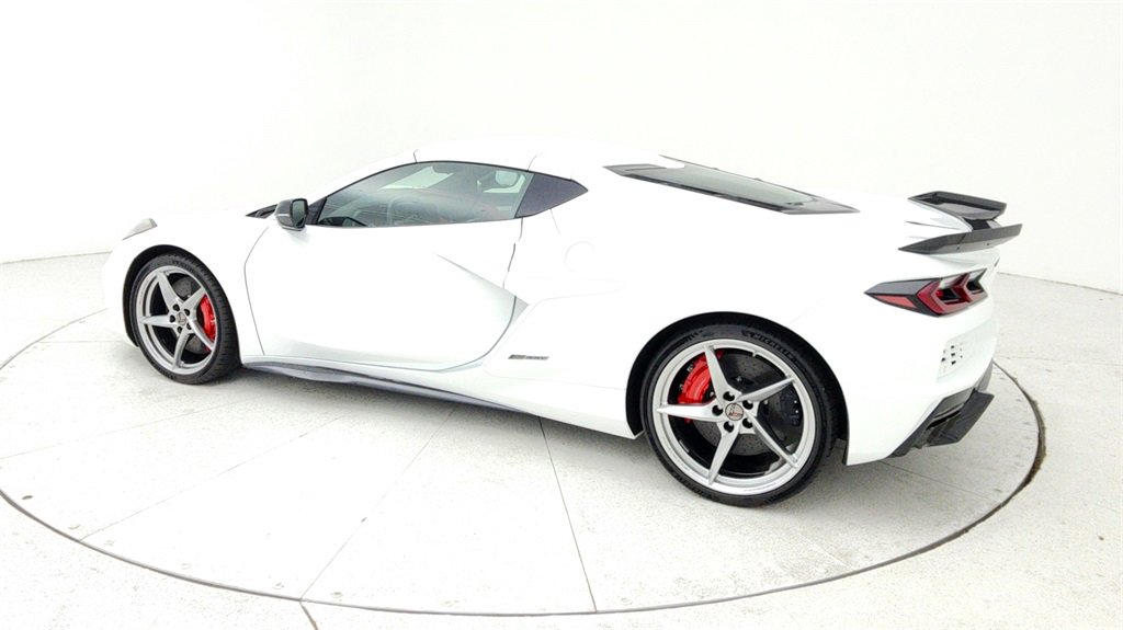 2025 Chevrolet Corvette E-Ray 3LZ photo 3