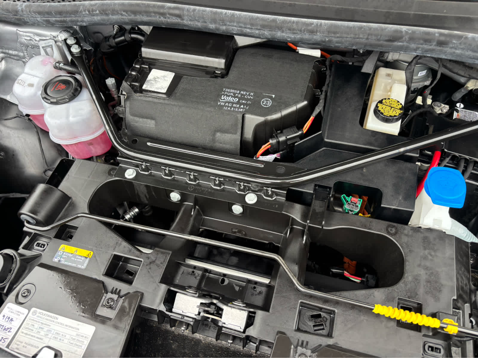 2023 Volkswagen ID.4 Pro photo 23