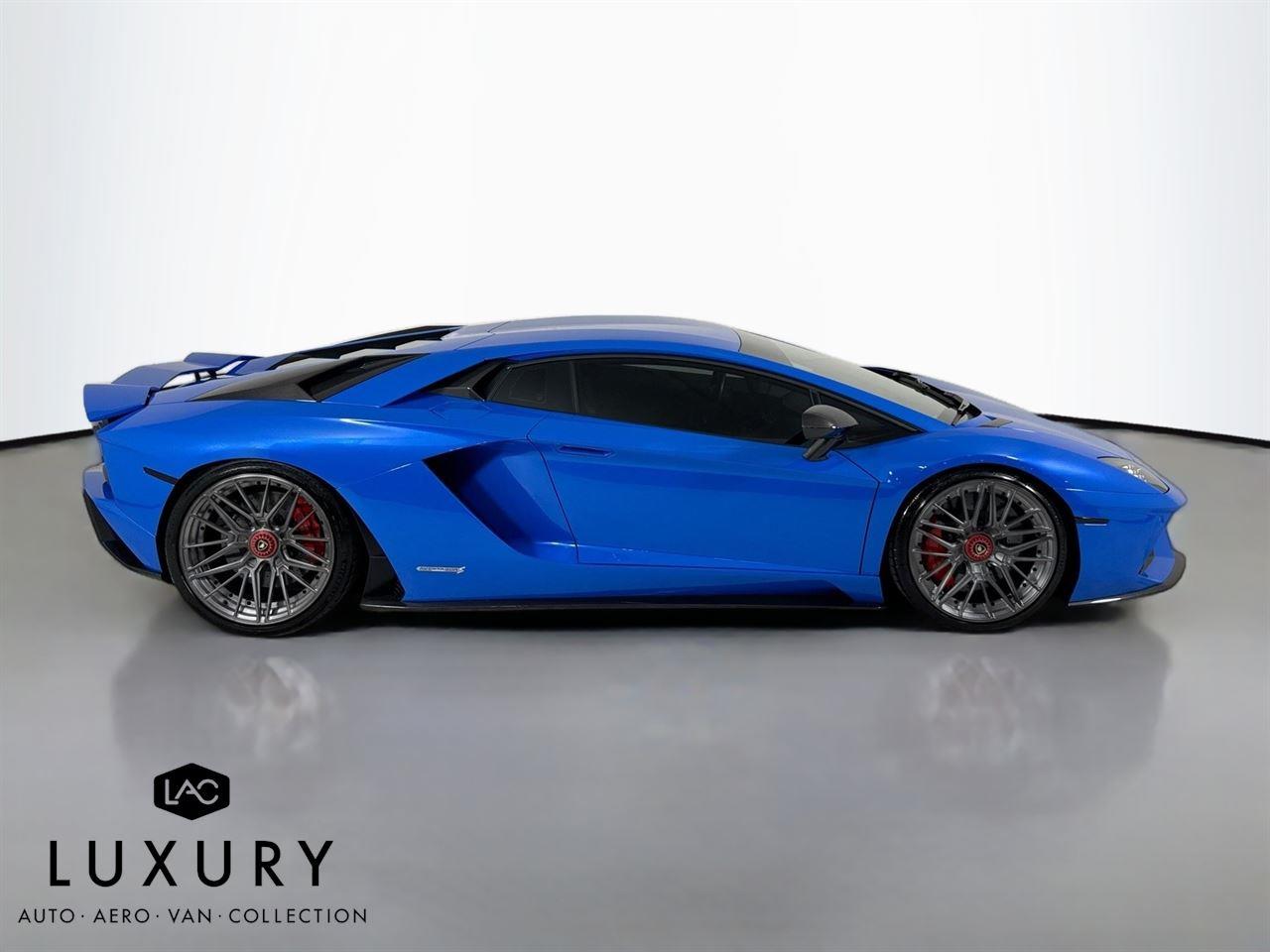 2018 Lamborghini Aventador LP 740-4 S photo 3