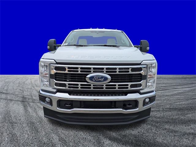2026 Ford F-350 photo 9