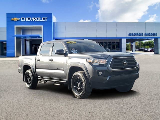 2022 Toyota Tacoma SR5's photo