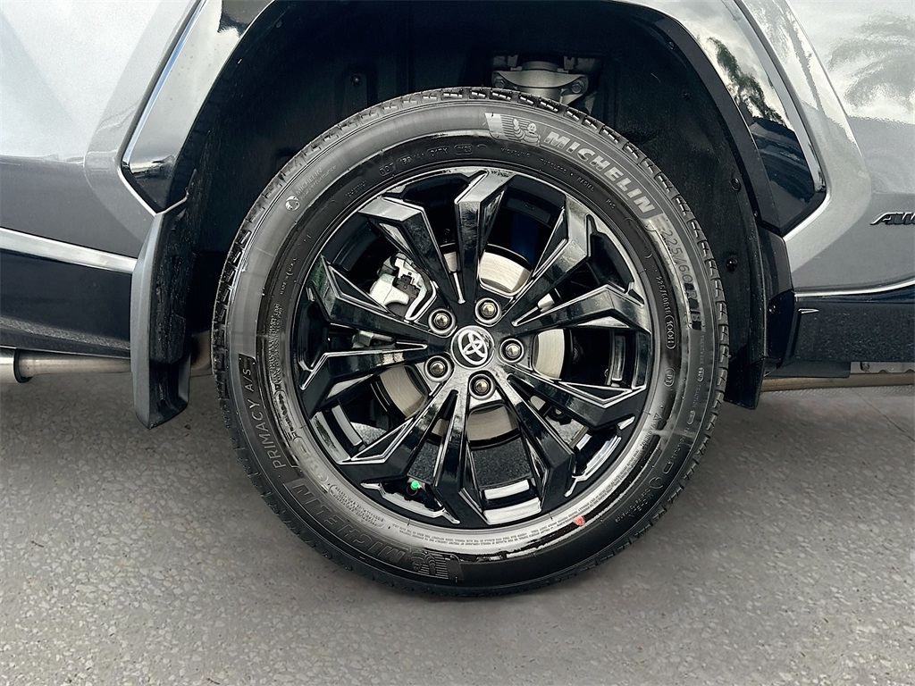 2025 Toyota RAV4 Hybrid XSE photo 24