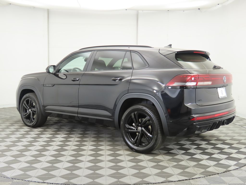 2025 Volkswagen Atlas Cross Sport SEL R-Line photo 2