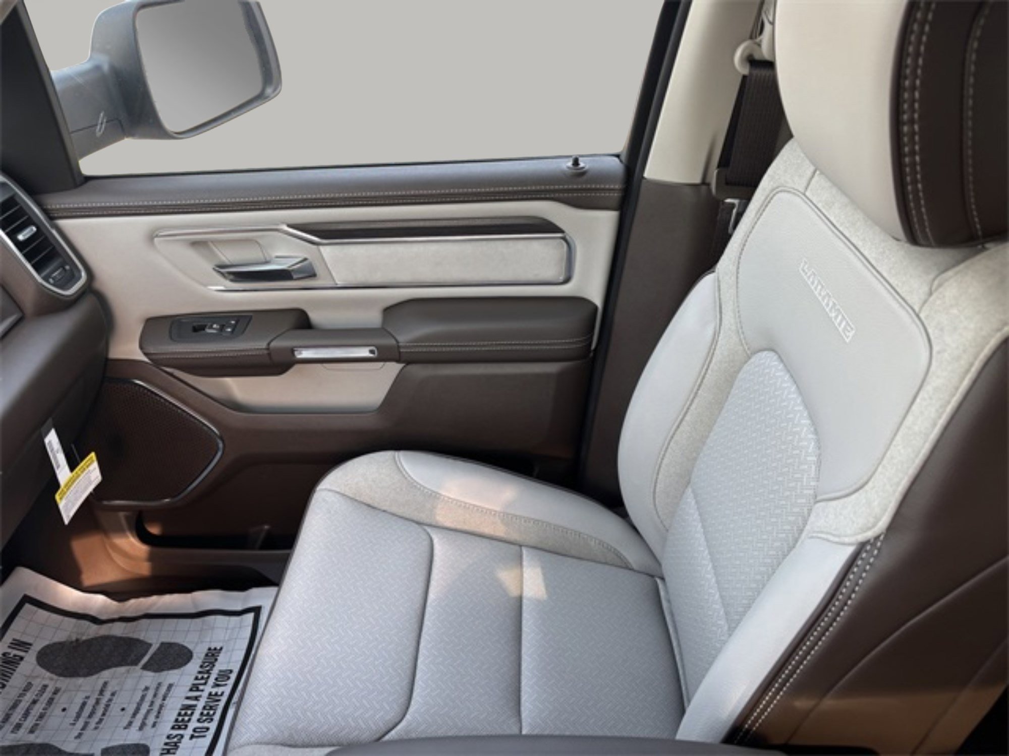 2025 Ram 1500 Laramie photo 15
