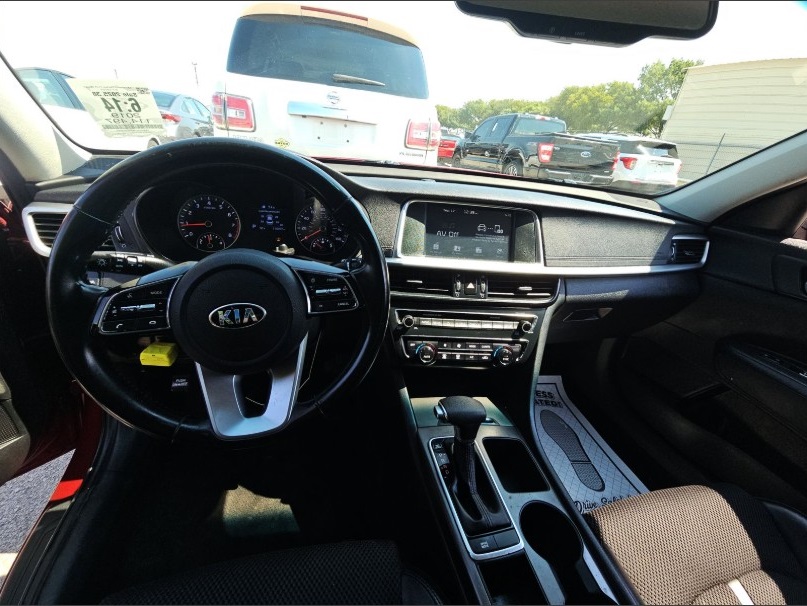2019 Kia Optima S photo 10