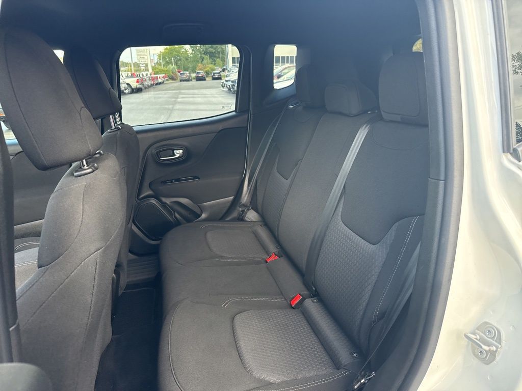 2021 Jeep Renegade Latitude photo 18