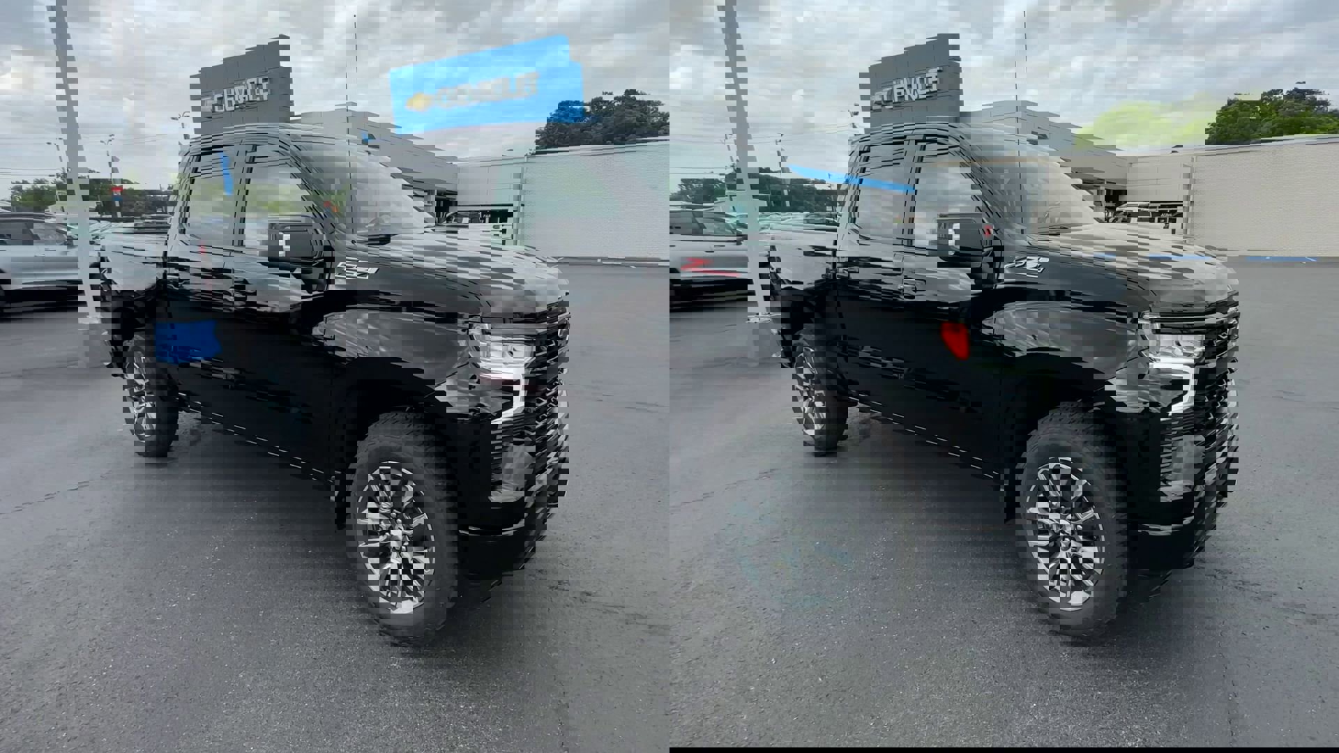 2025 Chevrolet Silverado 1500 RST photo 2