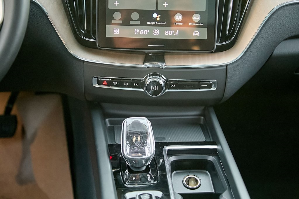 2026 VOLVO XC60 - Image 26