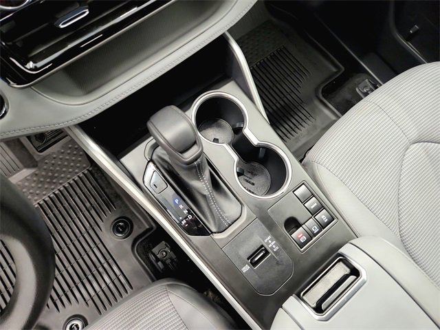 2023 Toyota Highlander L photo 18