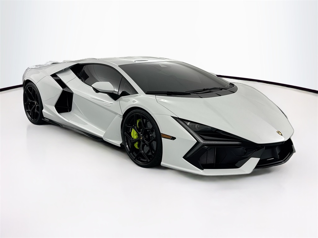 2025 Lamborghini Revuelto photo 3