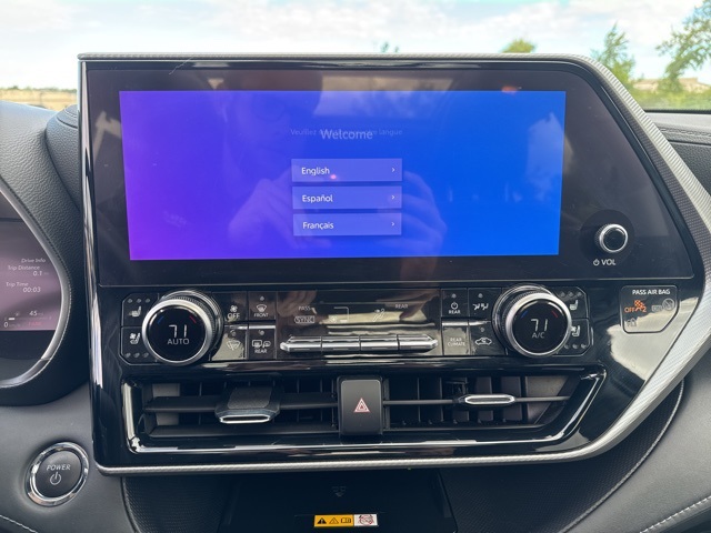 2023 Toyota Highlander Hybrid Platinum photo 19