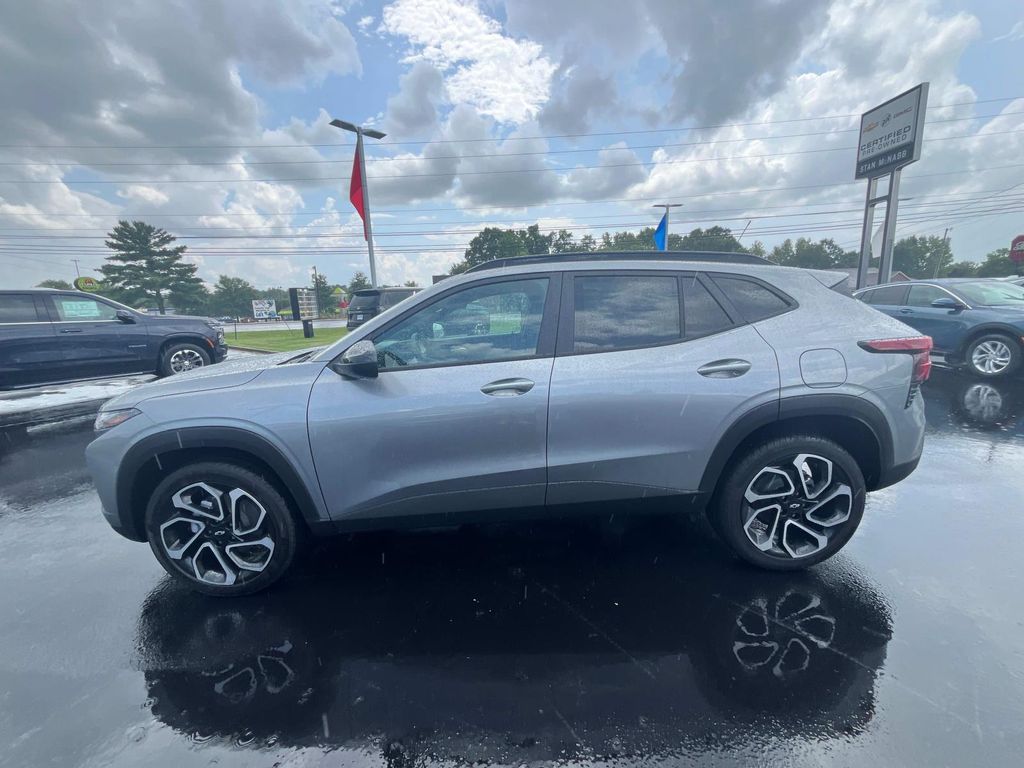 2025 Chevrolet Trax photo 4
